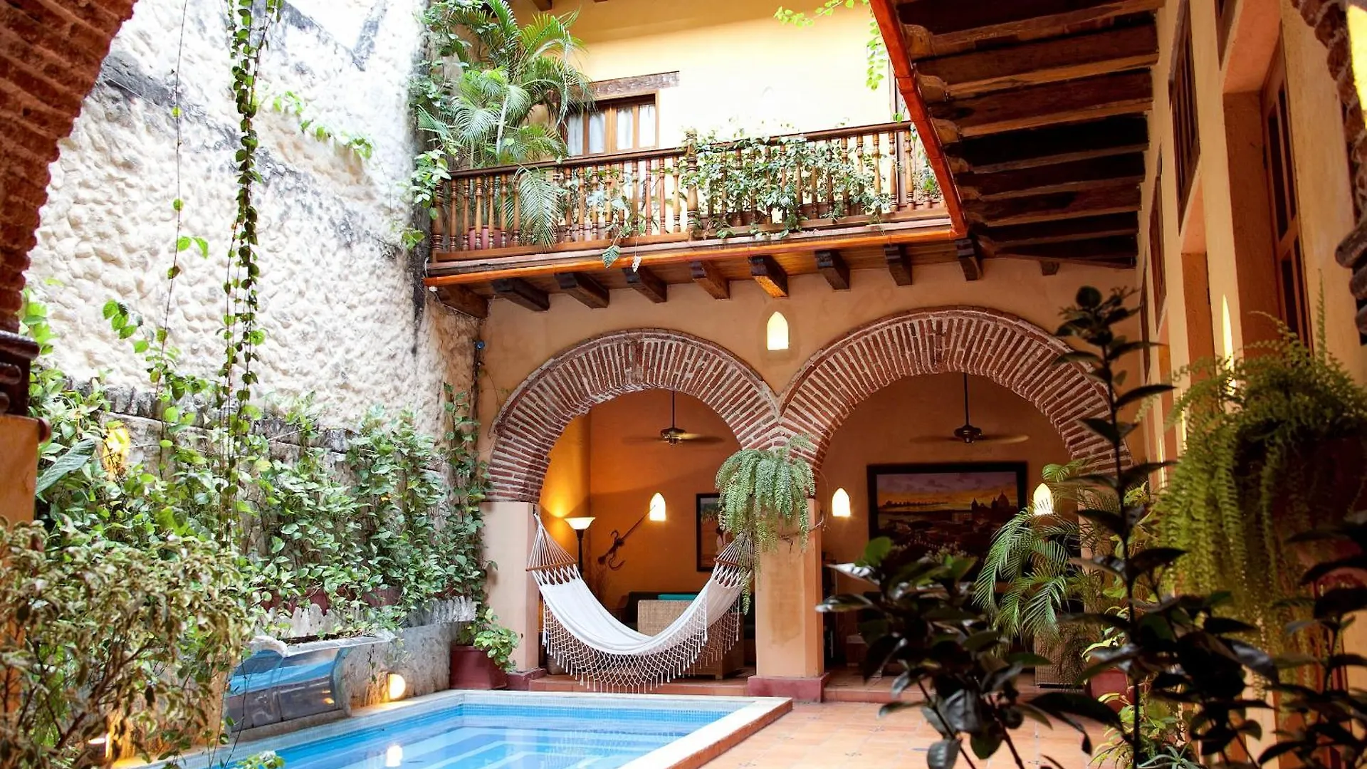 Casa India Catalina location